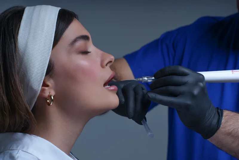 Harmonie du visage : l'art délicat d'équilibrer asymétries naturelles et corrections esthétiques