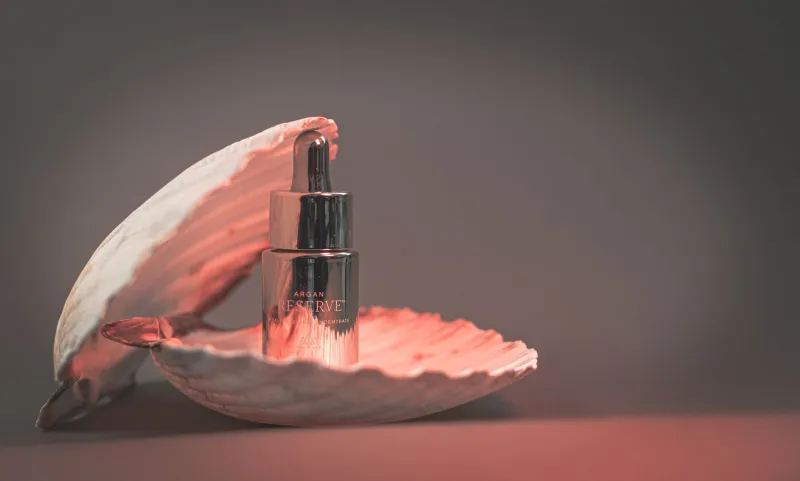 Peptides bioactifs : les architectes moléculaires qui régénèrent la peau de l'intérieur