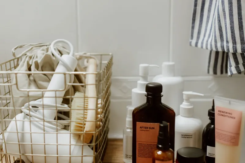 Skinimalisme : la révolution du moins pour une peau enfin libérée